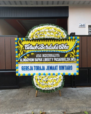 Papan Bunga Duka di Tondano Selatan